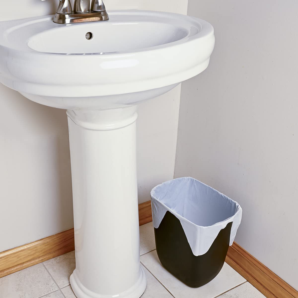 4 Gallon Trash Bags with Flap Ties, Fresh Scent, 80 Count Q847031