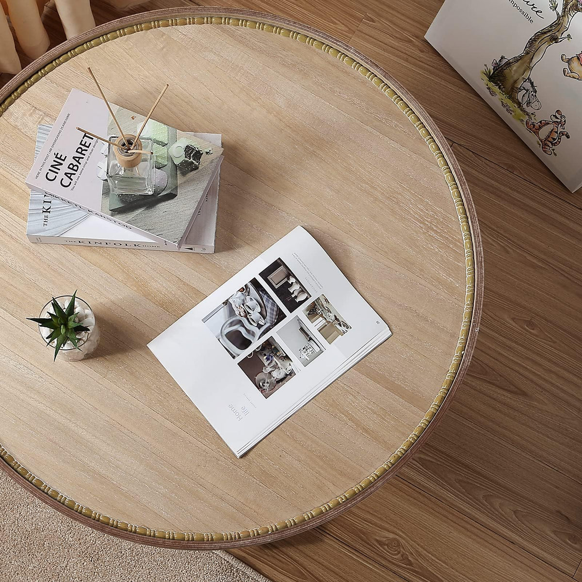 Farmhouse Round Coffee Table with Storage Shelf N3502