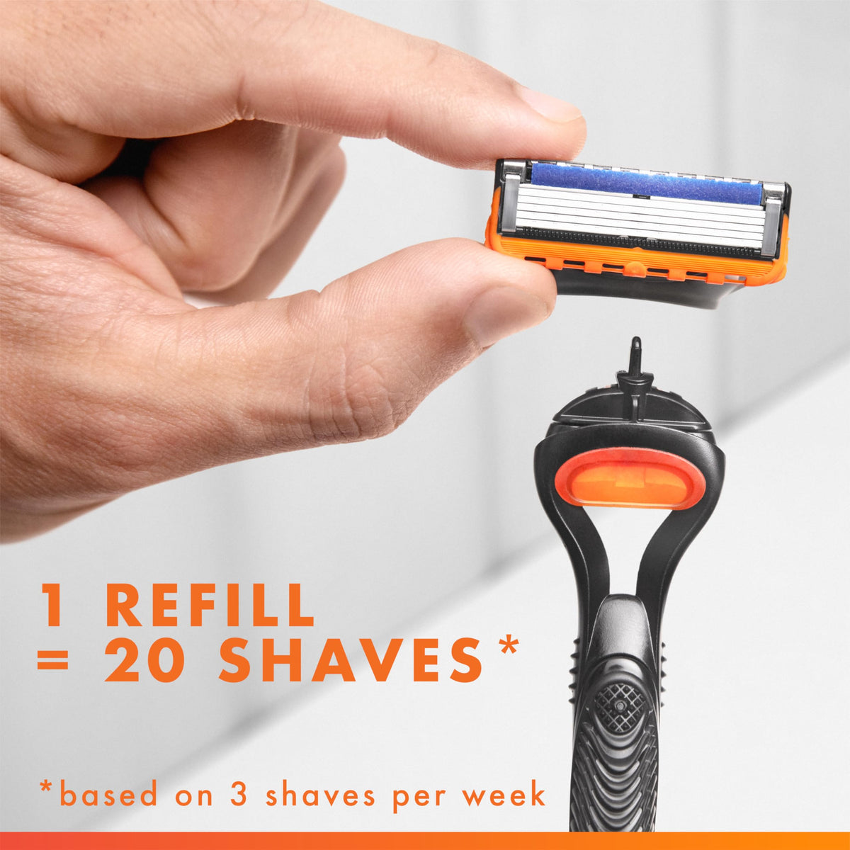 Razor Handle + 2 Razor Blade Refills M767818